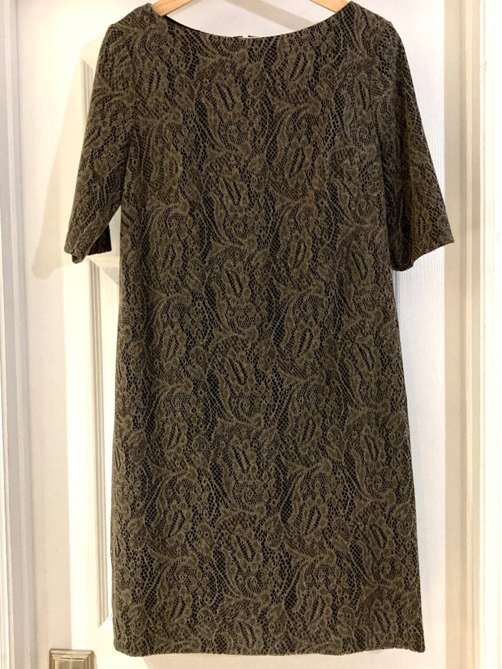 Adrianna Papell Gray Lace Sheath Dress Size 12 Cocktail Wedding Guest